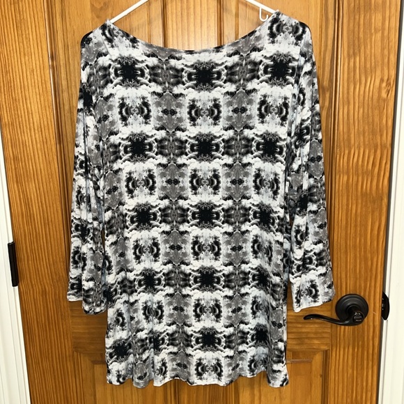 RUBY RD. TOP SIZE LARGE - Picture 4 of 4